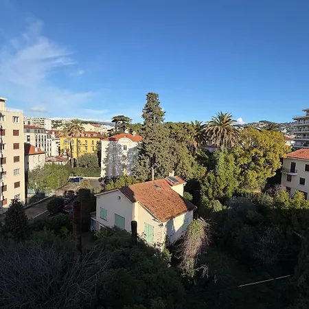 Renovated Two-bedroom In Center Of - Station And Nearby דירה *