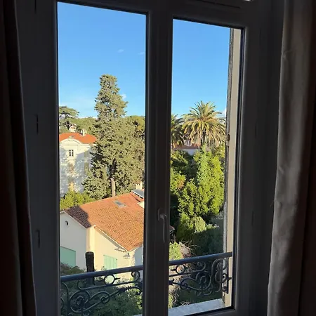 Renovated Two-bedroom In Center Of - Station And Nearby דירה קאן