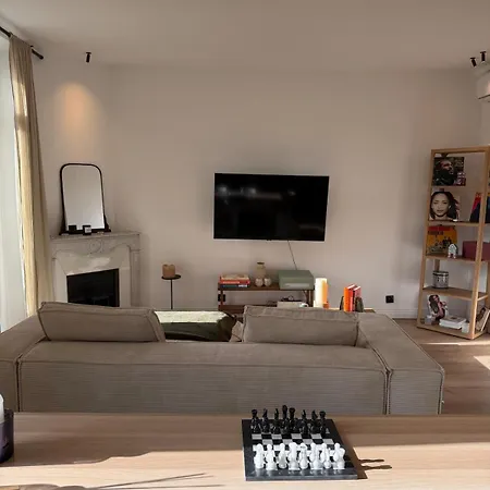 Renovated Two-bedroom In Center Of - Station And Nearby קאן