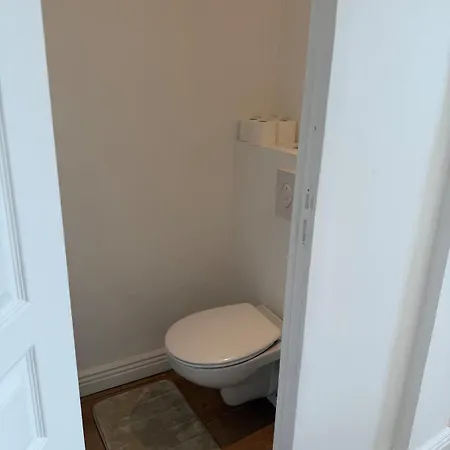 Renovated Two-bedroom In Center Of - Station And Nearby דירה